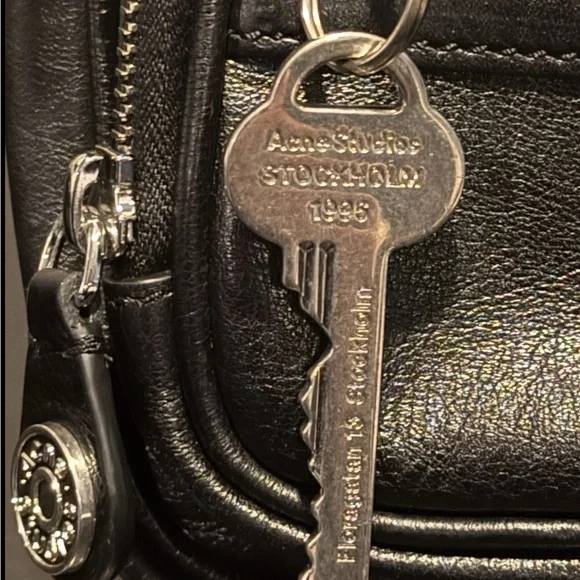 Acne Studios Camero Bag - Picture 12 of 16